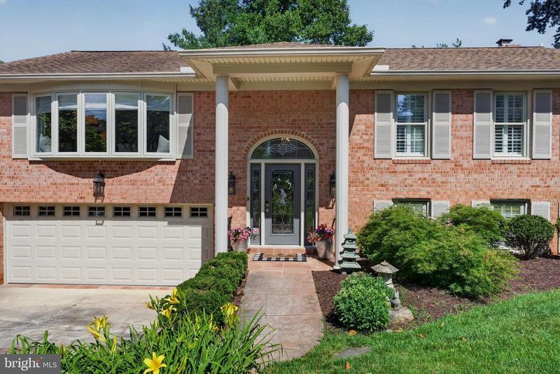 4727 38th Pl N, Arlington, VA 22207