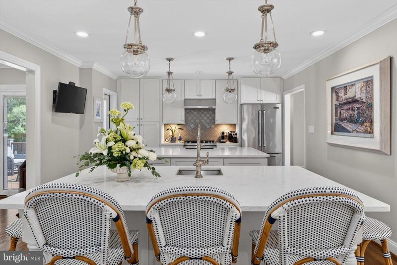 4727 38th Pl N, Arlington, VA 22207