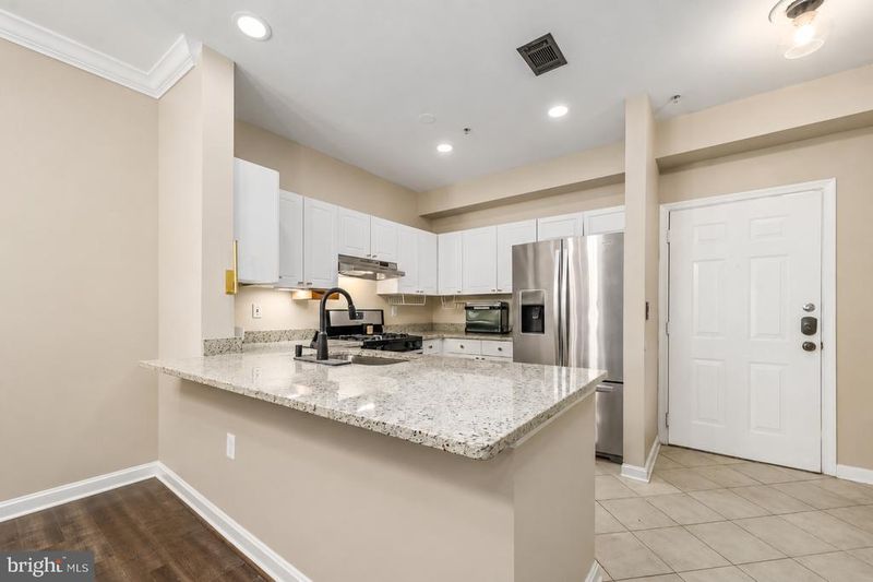 11397 Aristotle Dr #11-409, Fairfax, VA 22030