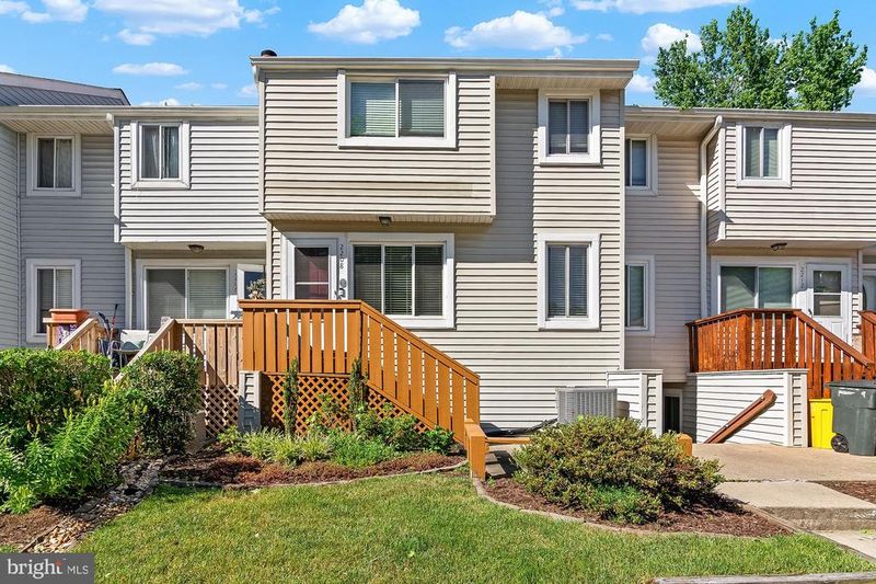 2208 Notely Ln, Crofton, MD 21114