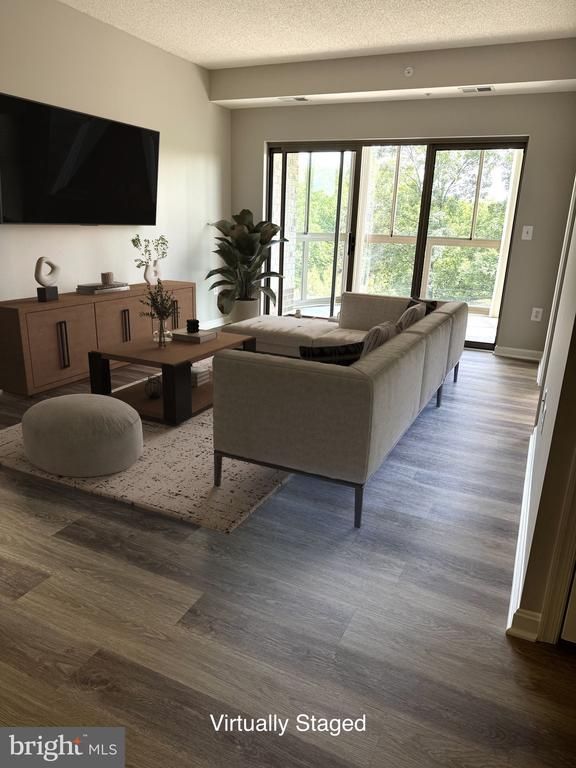 19375 Cypress Ridge Ter #404, Leesburg, VA 20176