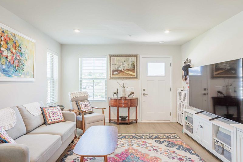 360 Shortleaf Cir, Frederick, MD 21702