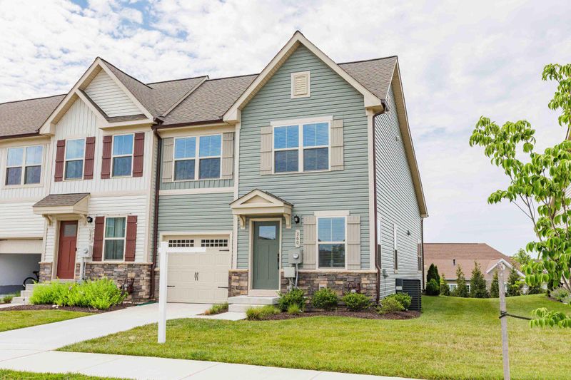 360 Shortleaf Cir, Frederick, MD 21702
