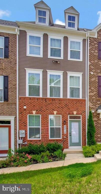 8212 Goldstone Ct, Hyattsville, MD 20785