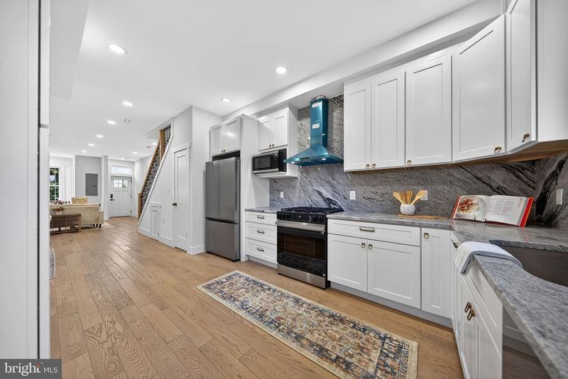 919 F St NE, Washington, DC 20002