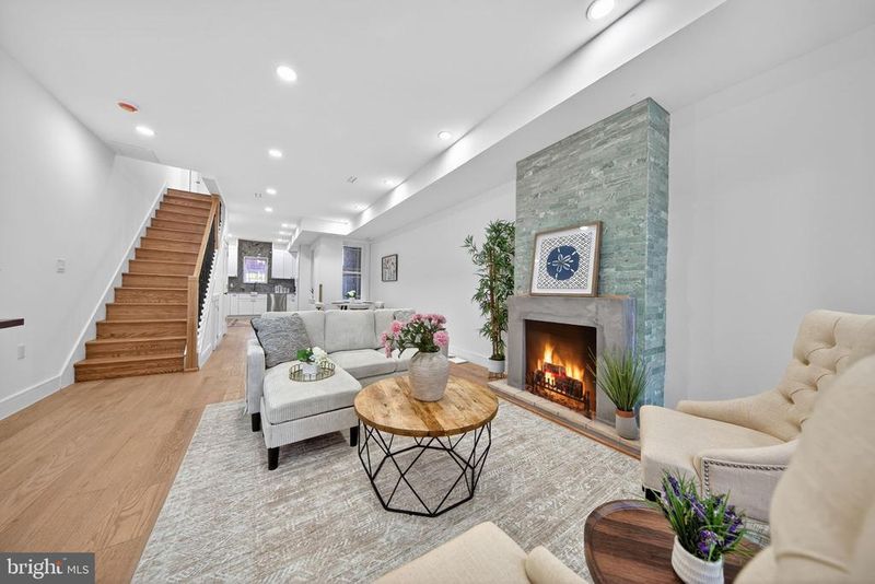 919 F St NE, Washington, DC 20002