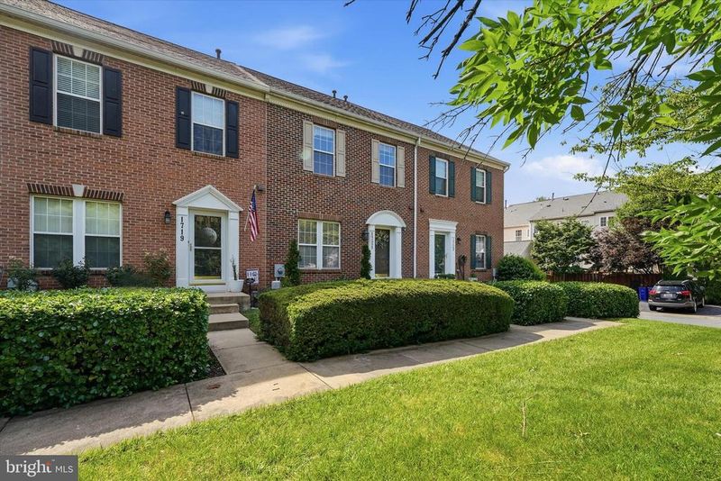 1721 Algonquin Rd, Frederick, MD 21701