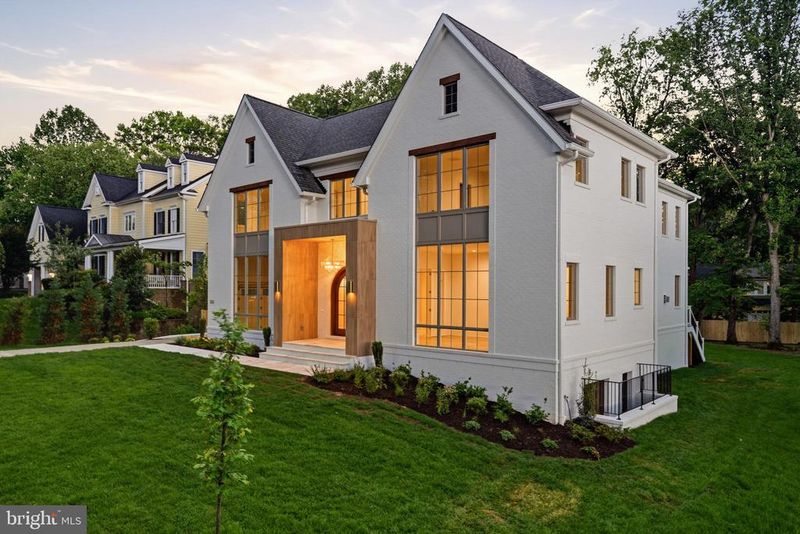 350 Ayr Hill Ave NE, Vienna, VA 22180