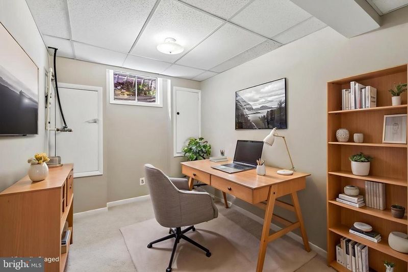 2062 Derby Ridge Ln #3-16, Silver Spring, MD 20910