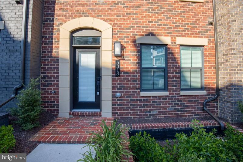 5313 8th Rd S, Arlington, VA 22204