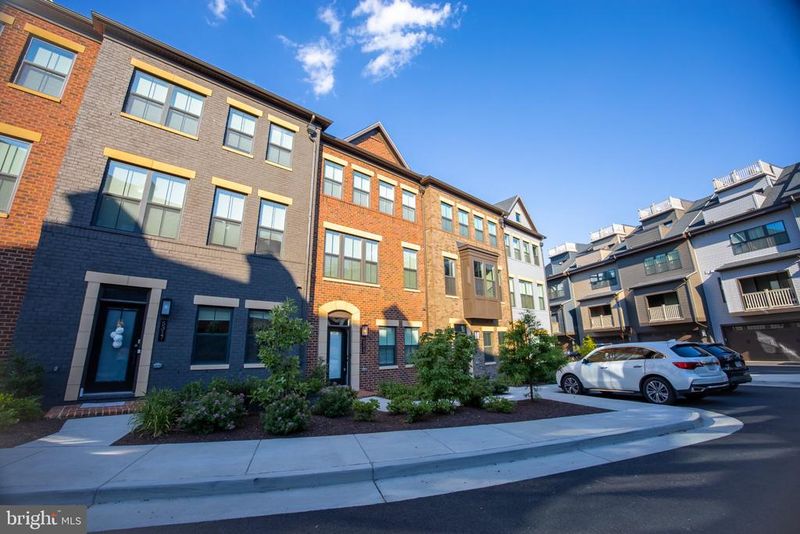 5313 8th Rd S, Arlington, VA 22204