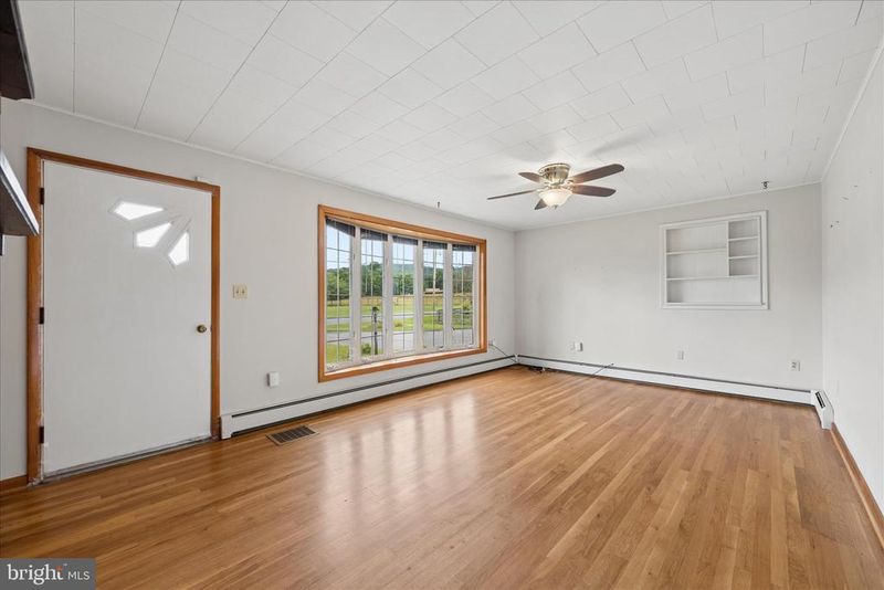 107 Eyler Rd, Thurmont, MD 21788