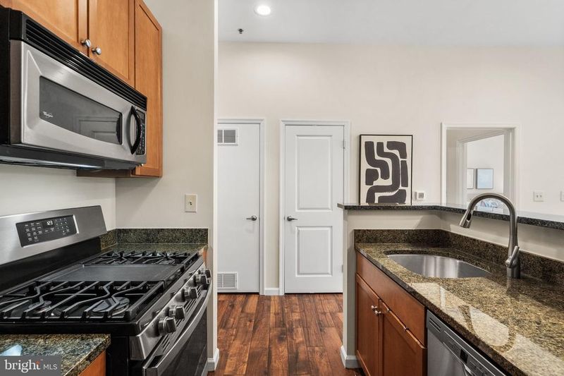 309 Holland Ln #103, Alexandria, VA 22314