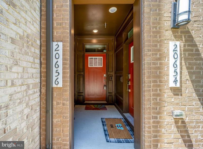 20656 River Liffey Ter, Sterling, VA 20166