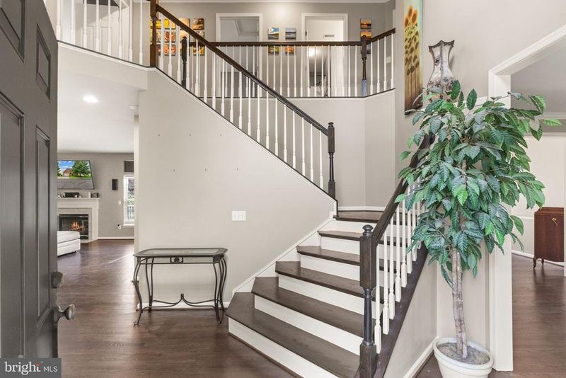 6726 Edgartown Way, Gainesville, VA 20155