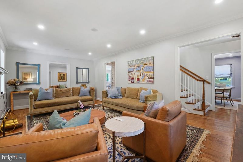 2618 Colston Dr, Chevy Chase, MD 20815