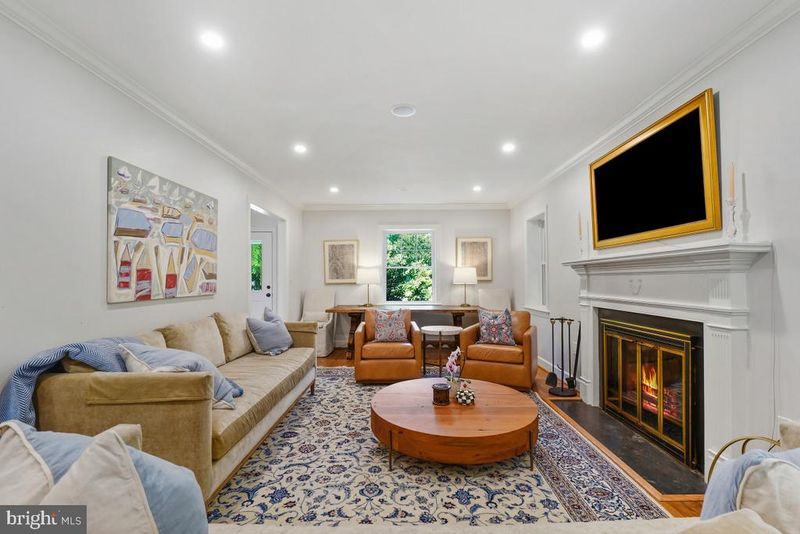2618 Colston Dr, Chevy Chase, MD 20815
