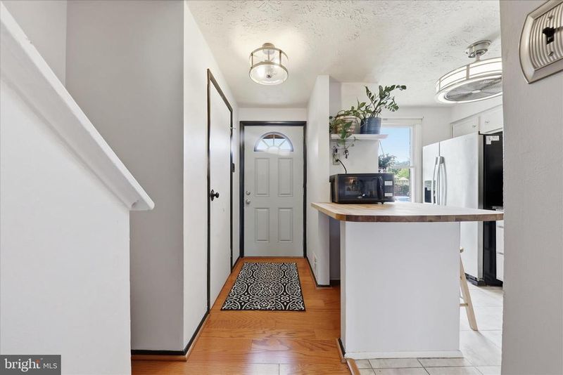 3 Valley Park Ct, Damascus, MD 20872