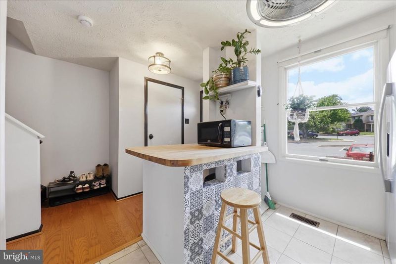 3 Valley Park Ct, Damascus, MD 20872