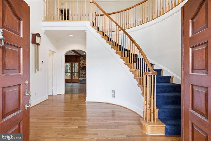 1051 Kelso Rd, Great Falls, VA 22066