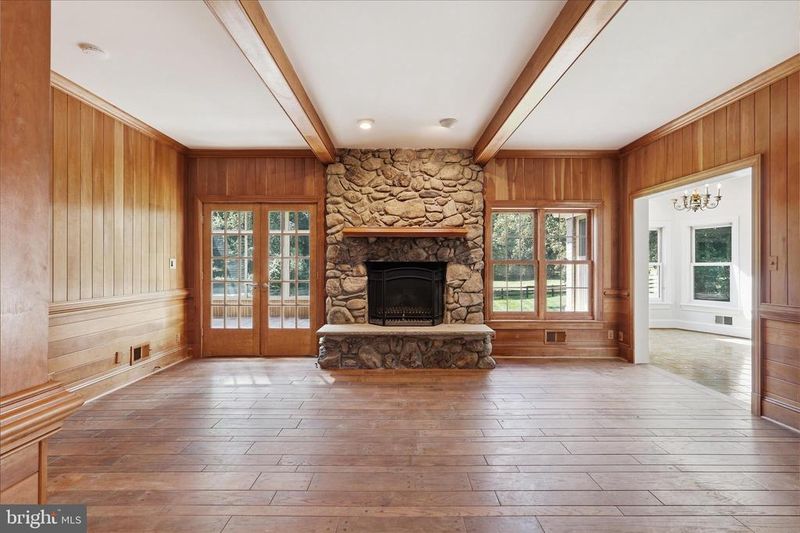 1051 Kelso Rd, Great Falls, VA 22066
