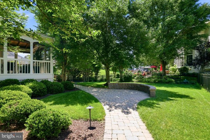 44205 Riverpoint Dr, Leesburg, VA 20176