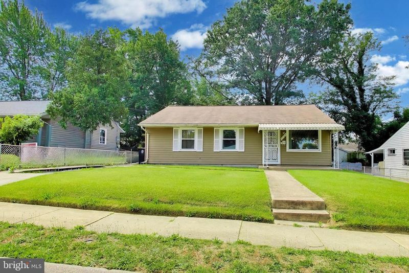 1105 Wentworth Dr, Oxon Hill, MD 20745