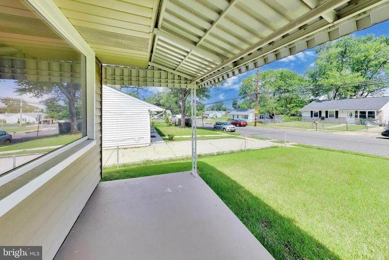 1105 Wentworth Dr, Oxon Hill, MD 20745