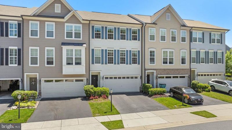5641 Scott Ridge Pl, Frederick, MD 21704