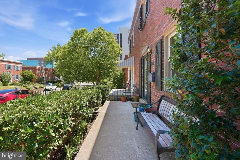510 26th Rd S, Arlington, VA 22202