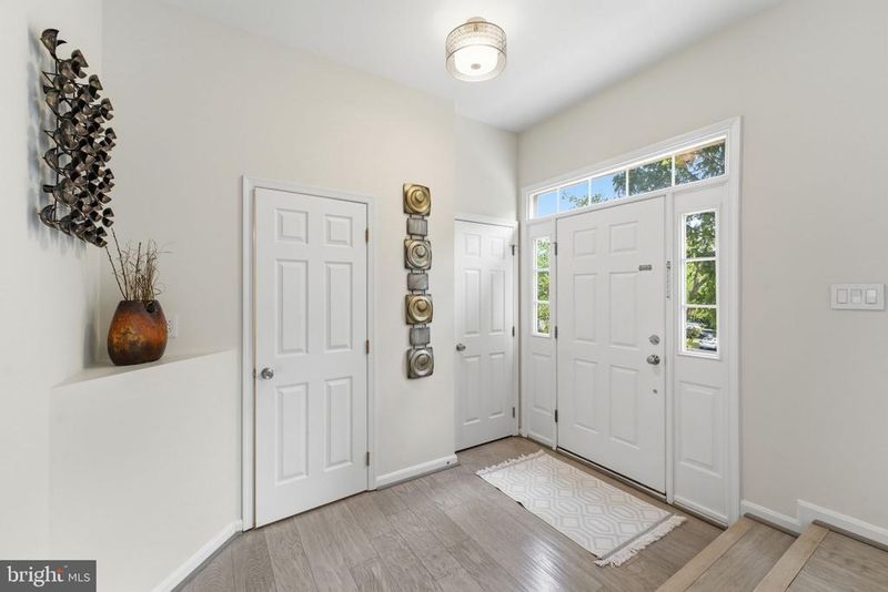 14312 Montverd Ct, Centreville, VA 20121