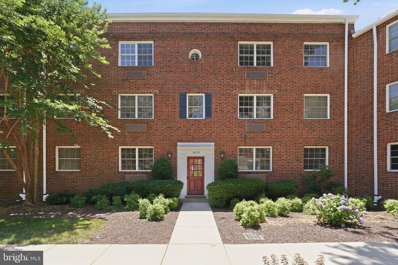 1608 W Abingdon Dr #302, Alexandria, VA 22314