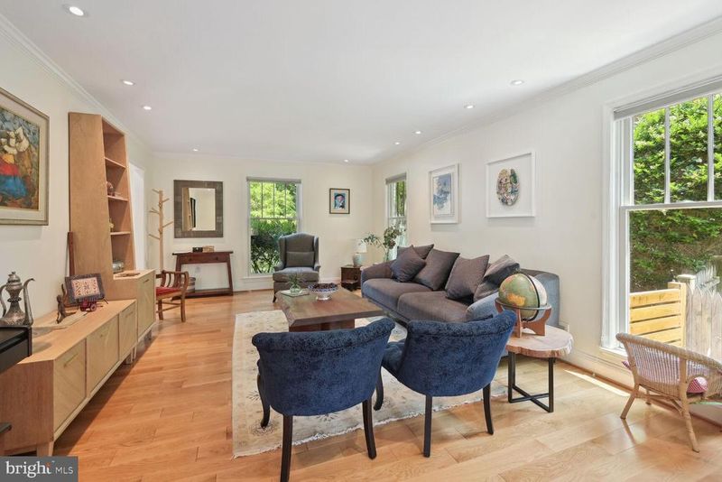 4208 Maple Ter, Chevy Chase, MD 20815