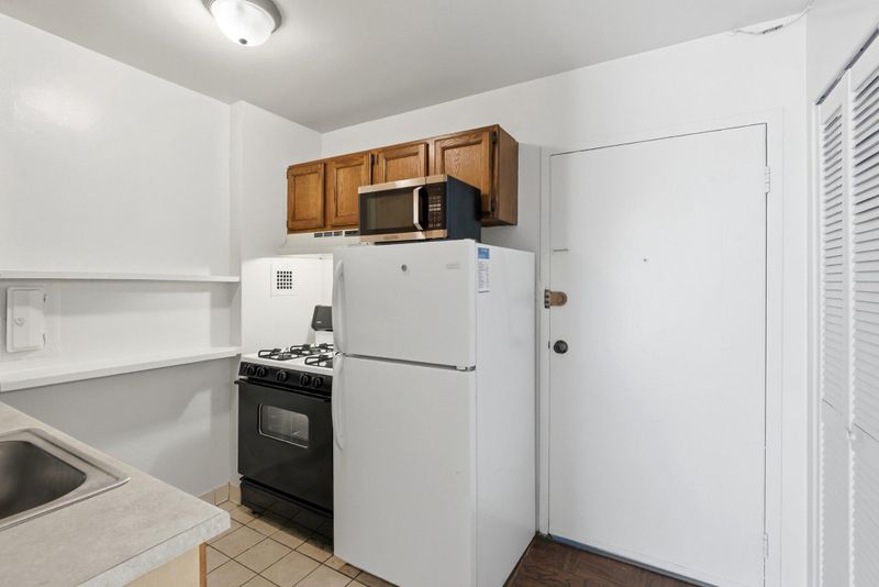 922 24th St NW #418, Washington, DC 20037