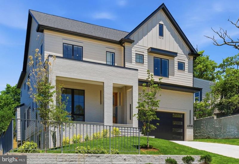 6908 Mount Daniel Dr, Falls Church, VA 22046