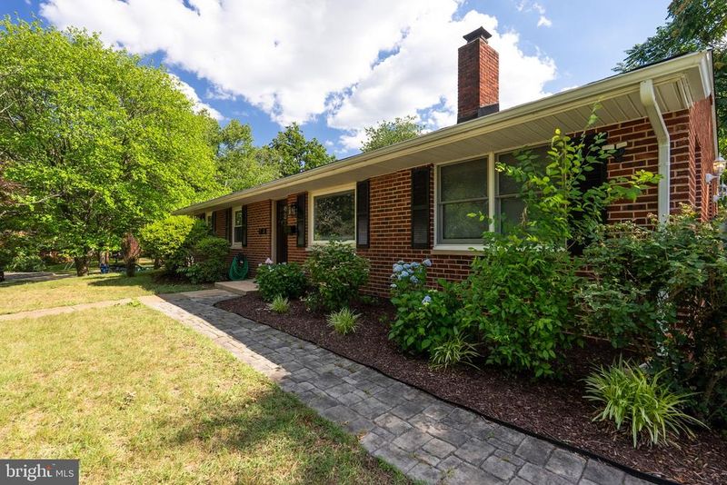 6101 Tonto Ct, Alexandria, VA 22312