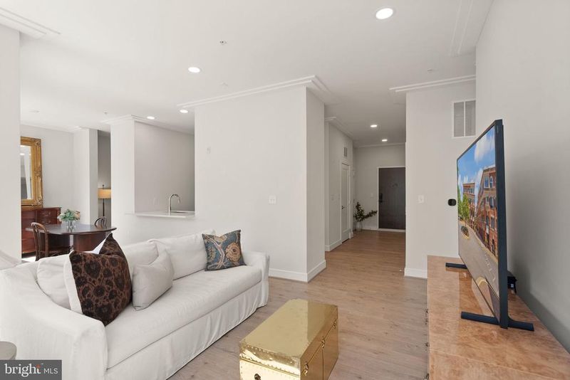 625 Slaters Ln #401, Alexandria, VA 22314