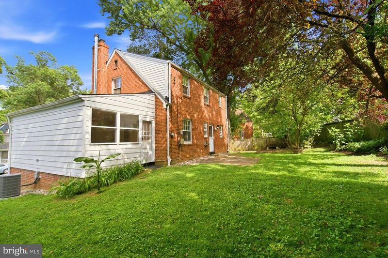 986 N Powhatan St, Arlington, VA 22205