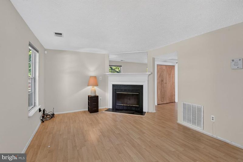 16335 Pewter Ln, Bowie, MD 20716