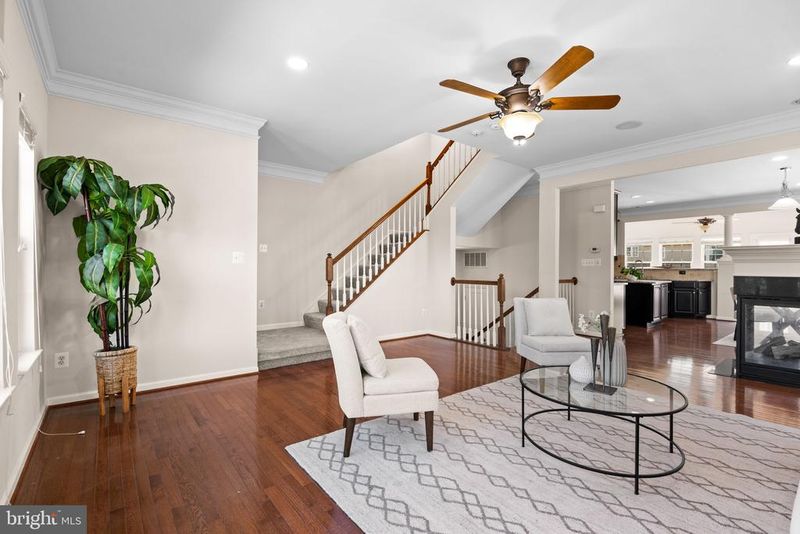 25741 Clairmont Manor Sq, Aldie, VA 20105