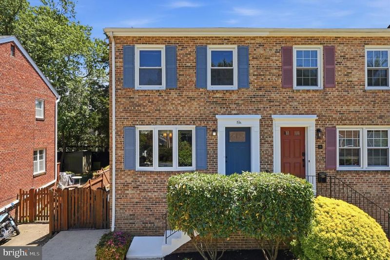 19 E Myrtle St #A, Alexandria, VA 22301