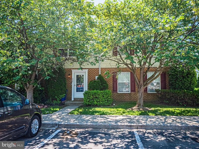 532 Essex Pl, Frederick, MD 21703