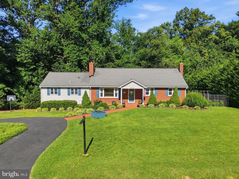 4832 Martin St, Alexandria, VA 22312