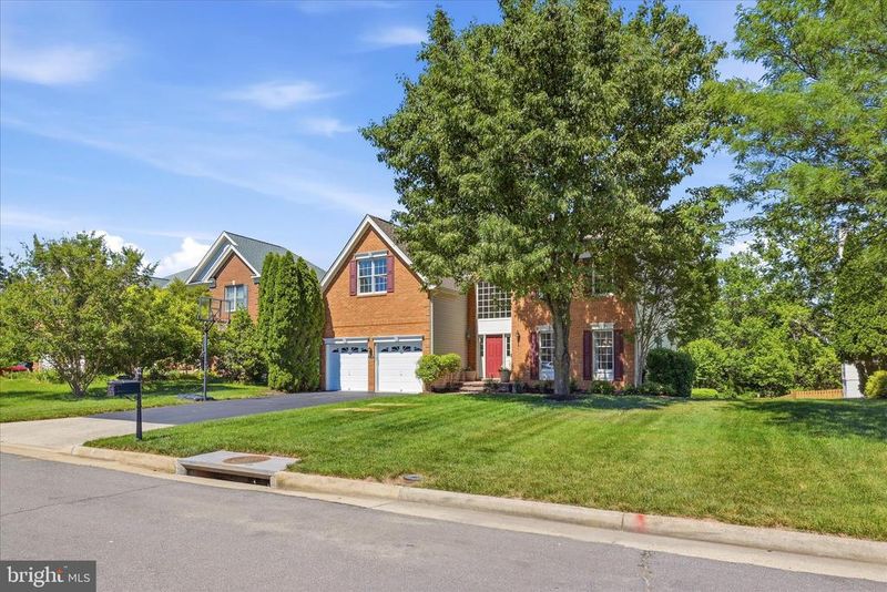 22806 Oatlands Grove Pl, Ashburn, VA 20148
