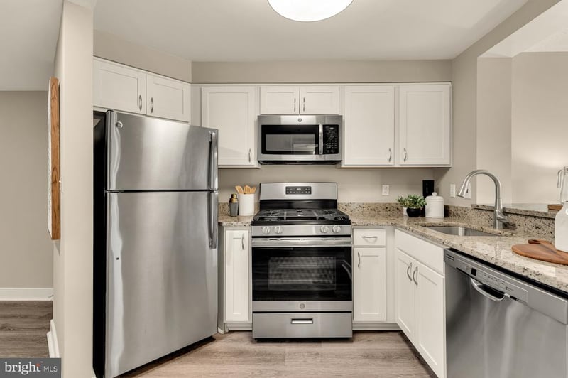 1050 N Taylor St #404, Arlington, VA 22201
