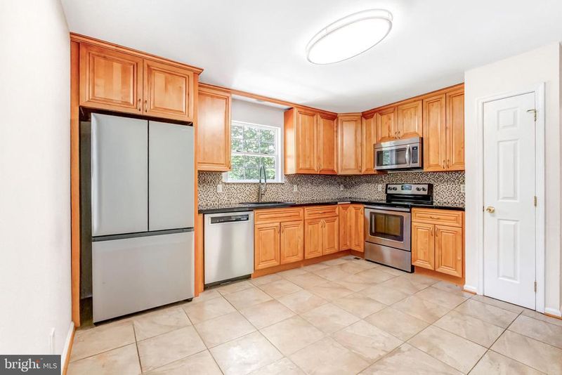 50 Robinson Landing Rd, Severna Park, MD 21146