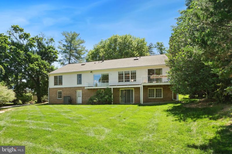 11900 Canfield Rd, Potomac, MD 20854