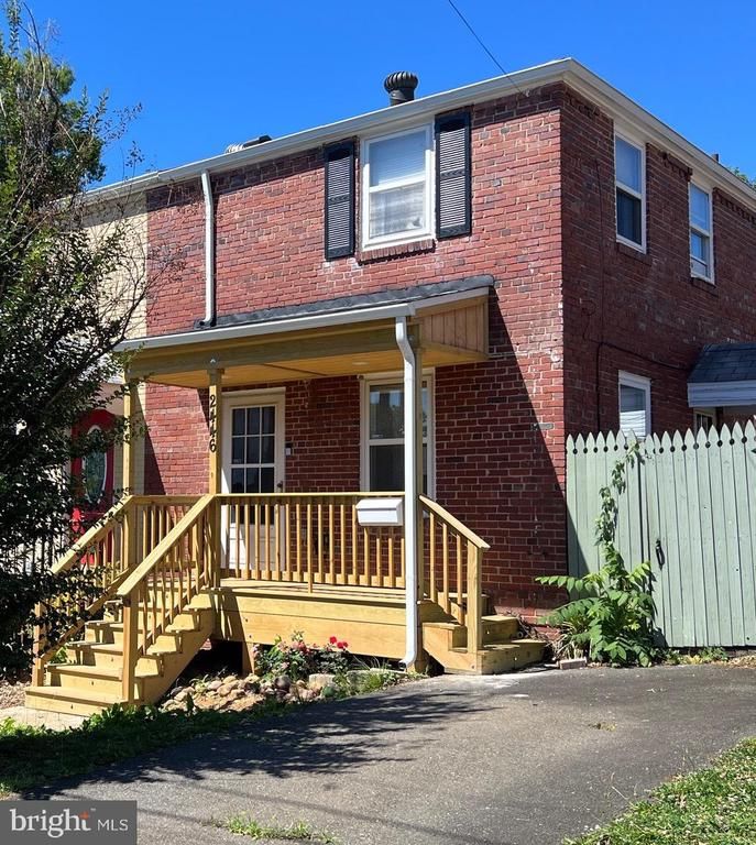 2446 S Nelson St, Arlington, VA 22206