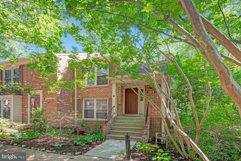 2540 S Walter Reed Dr #5, Arlington, VA 22206