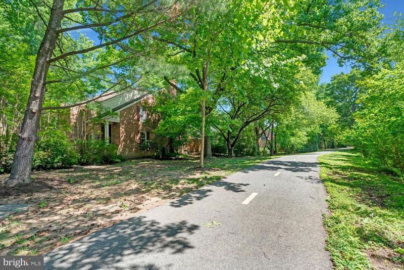 2540 S Walter Reed Dr #5, Arlington, VA 22206